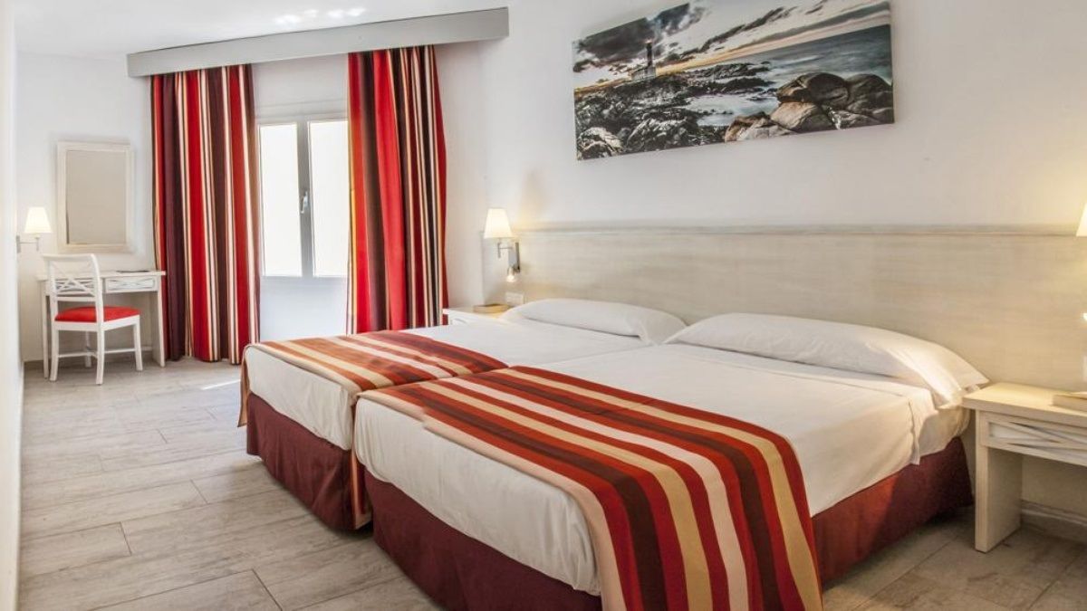 Marinda Garden Aparthotel Cala'N Bosch  Exterior photo