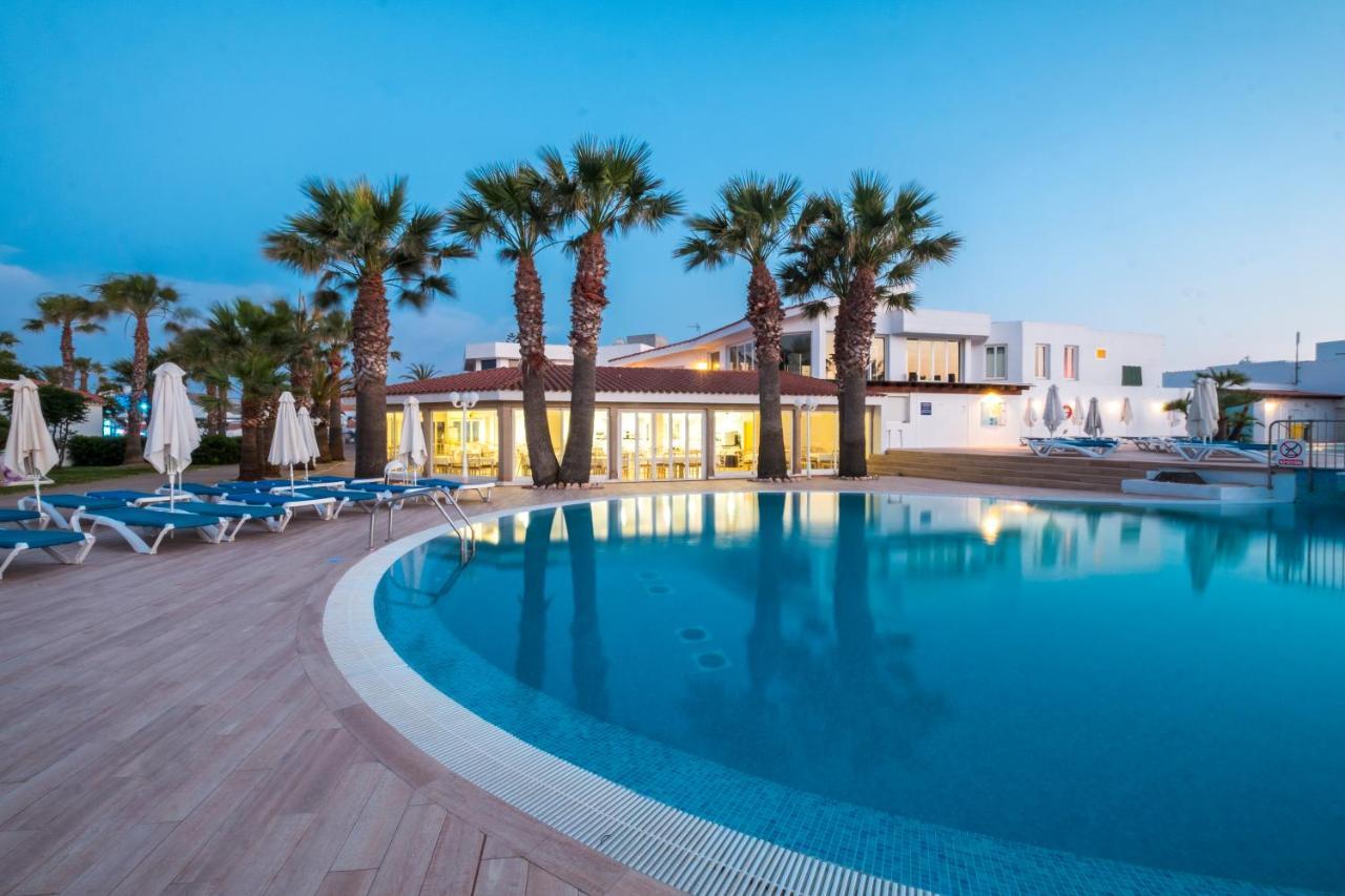 Marinda Garden Aparthotel Cala'N Bosch  Exterior photo